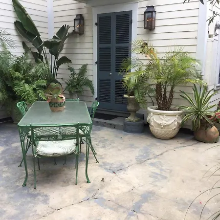 Cozy Apartment In The Marigny-2